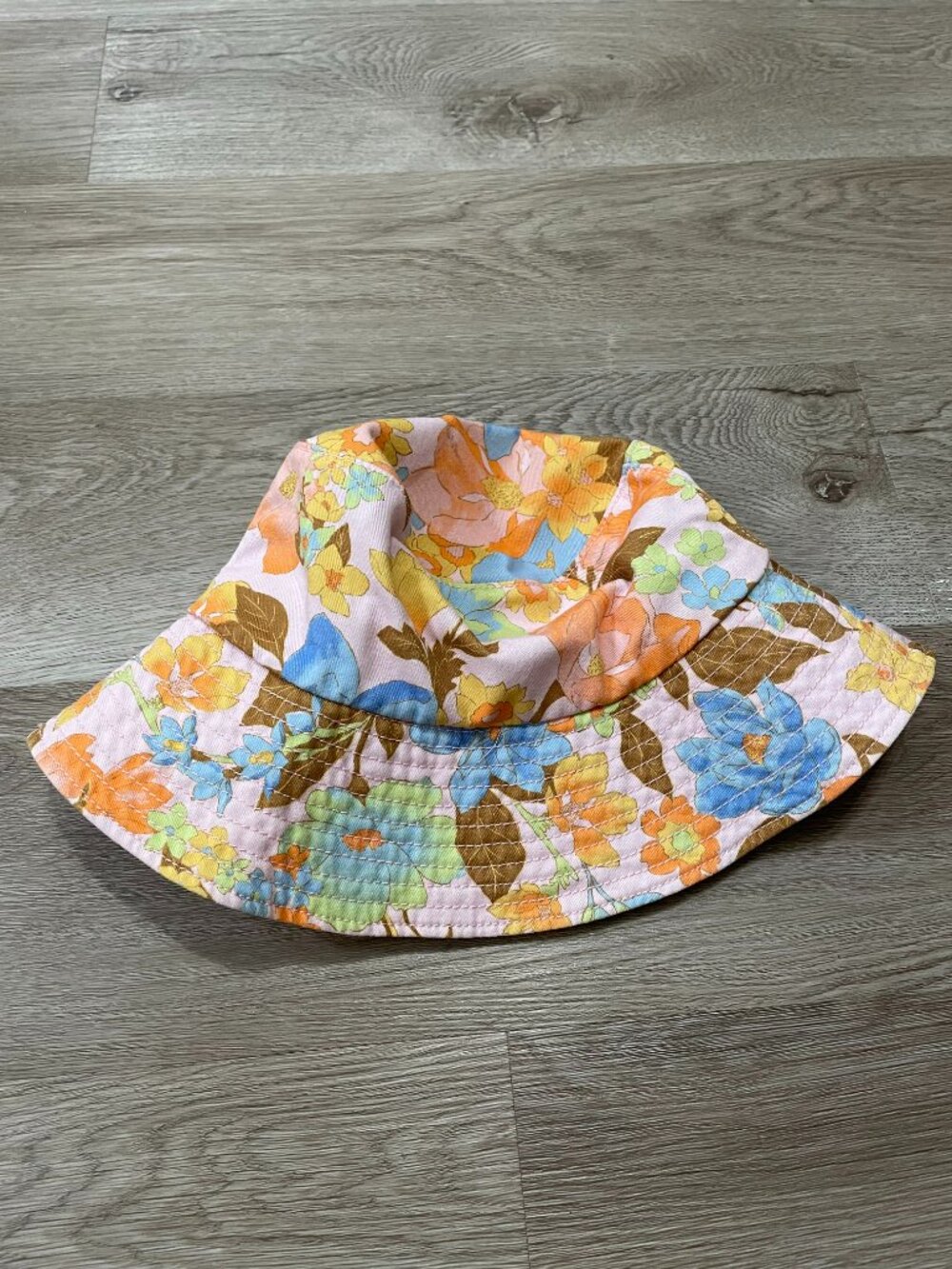 Bucket Hat - Picture 6 of 7